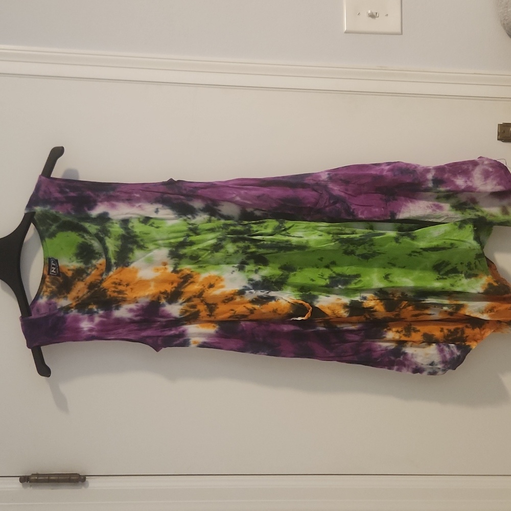4 fir $15 Nf tye dye dress